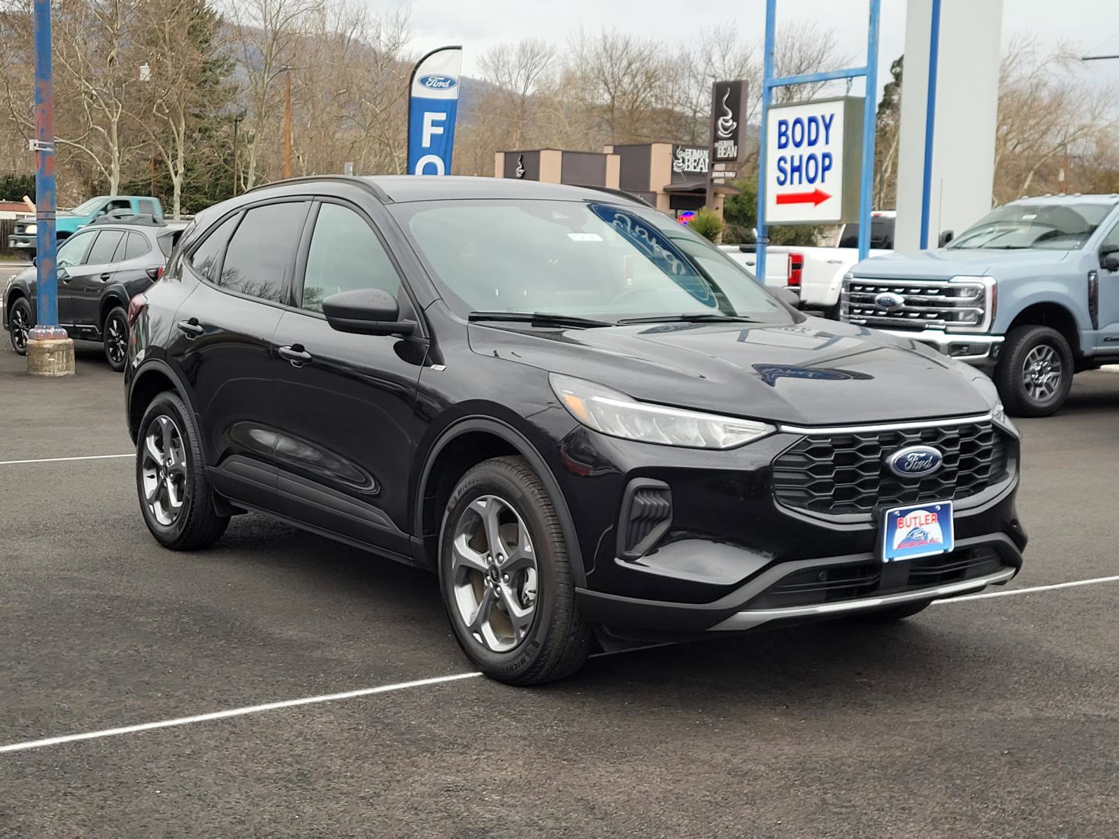 Used 2025 Ford Escape ST-Line AWD/4WD image 3