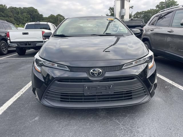 Used 2025 Toyota Corolla LE FWD image 4