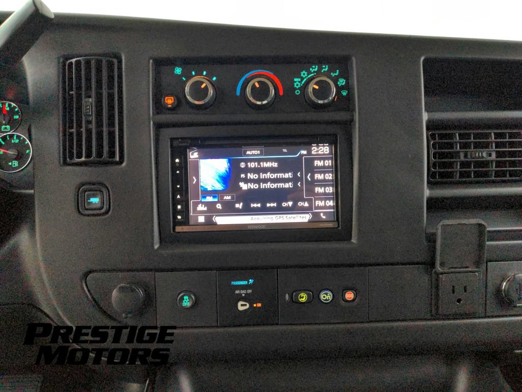 Used 2018 Chevrolet Express 3500 LT w/ LT Preferred Equipment Group RWD image 18
