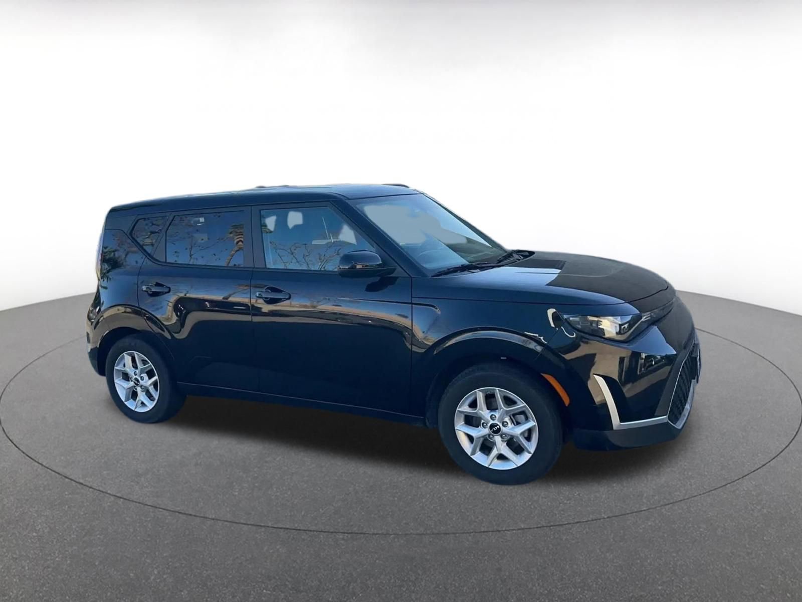 Used 2025 Kia Soul LX w/ LX Technology Package video 2
