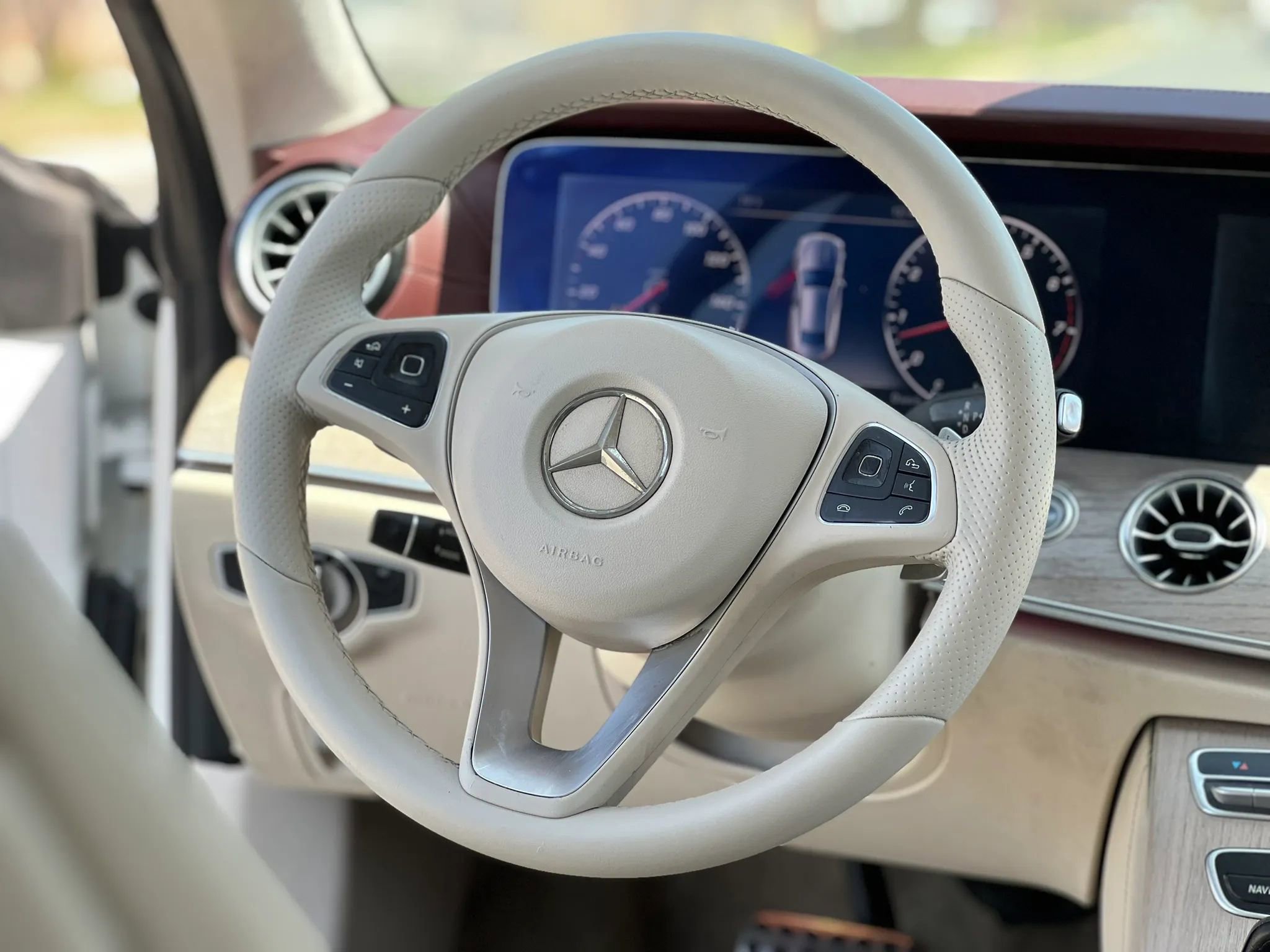 Used 2018 Mercedes-Benz E 400 Coupe w/ Premium 2 Package image 14
