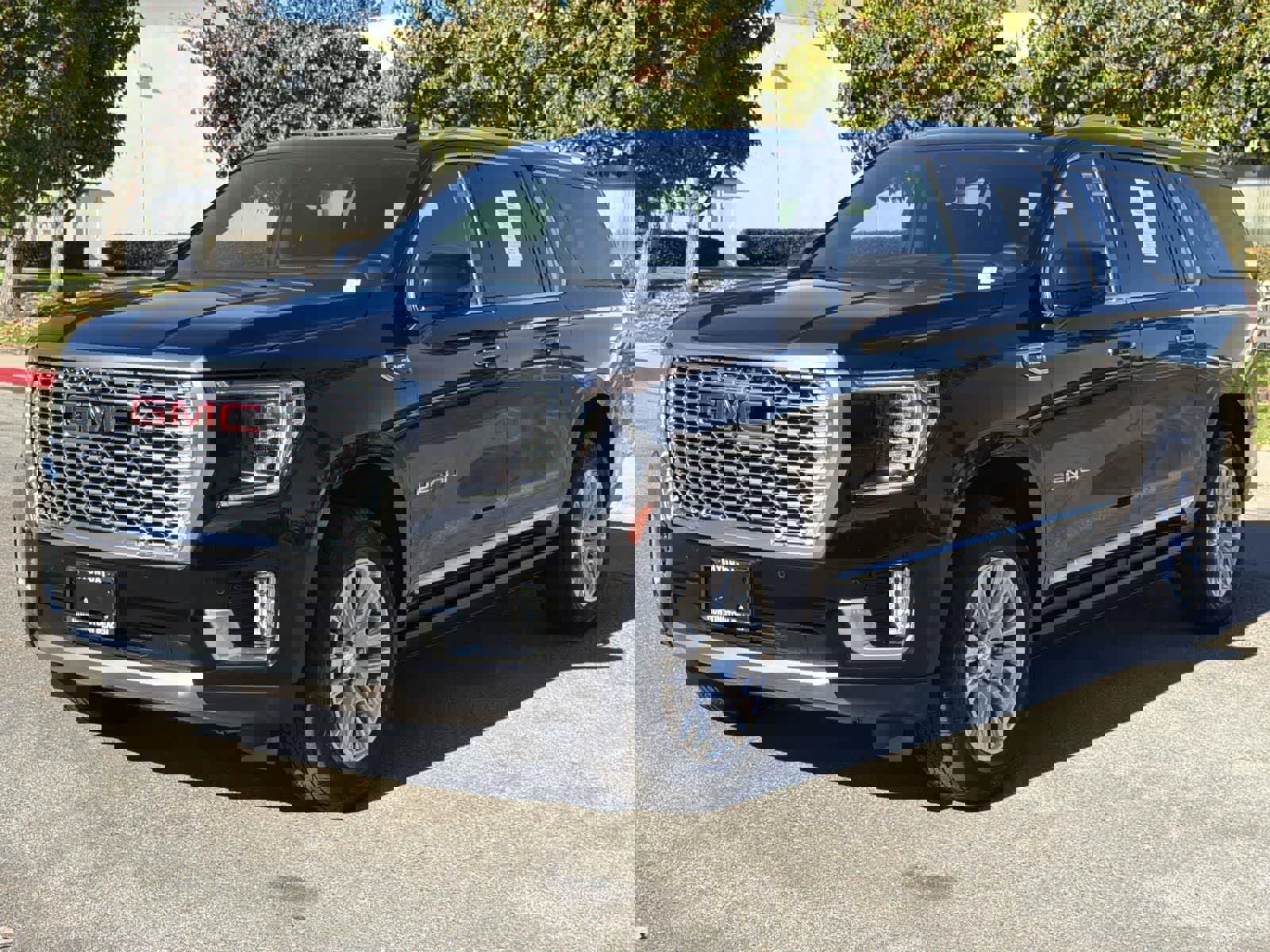 Used 2023 GMC Yukon XL Denali image 8