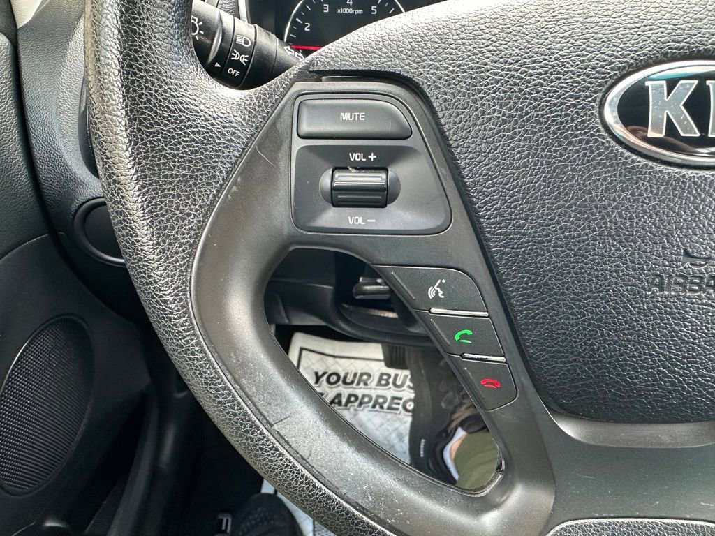 Used 2017 Kia Forte LX FWD image 3