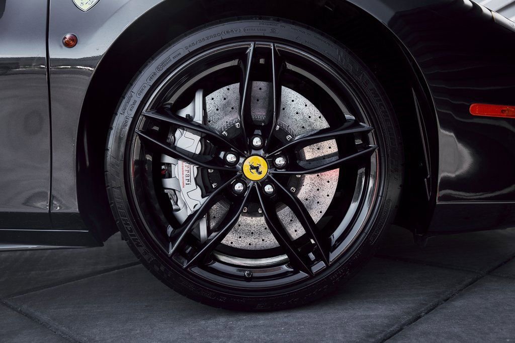 Used 2018 Ferrari 488 Spider image 28