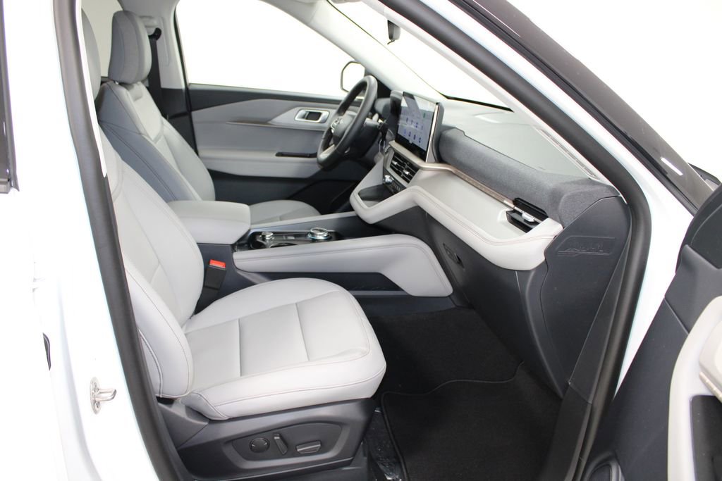 New 2026 Ford Explorer Active w/ Active Comfort Package image 28