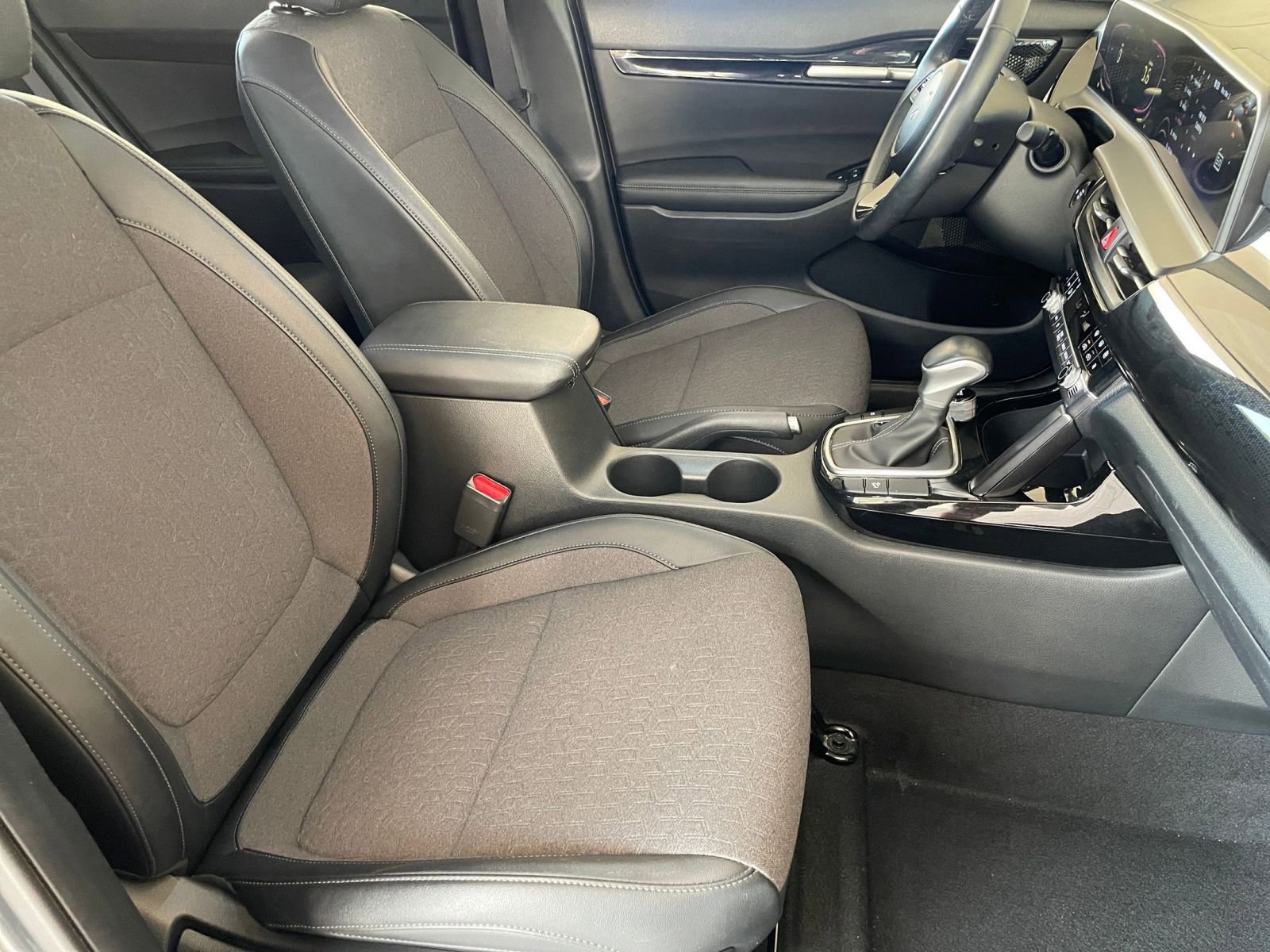 Used 2025 Kia Seltos S FWD image 37