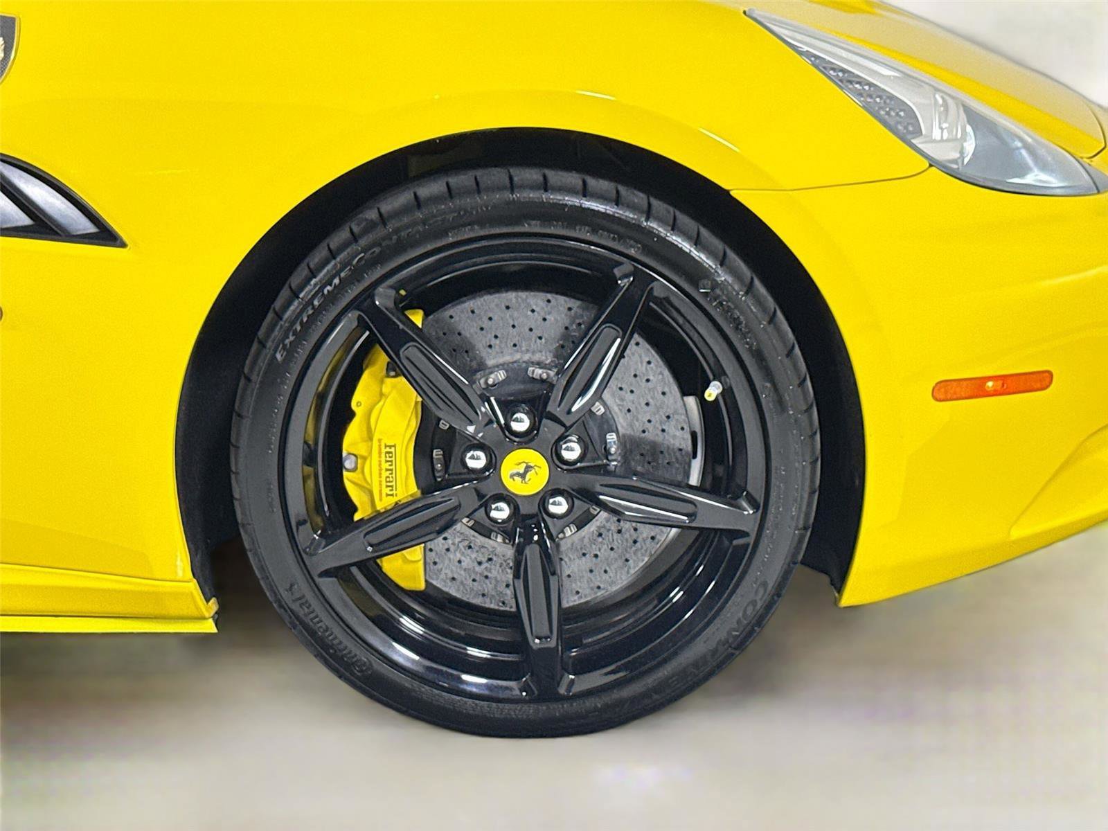 Used 2014 Ferrari California image 36