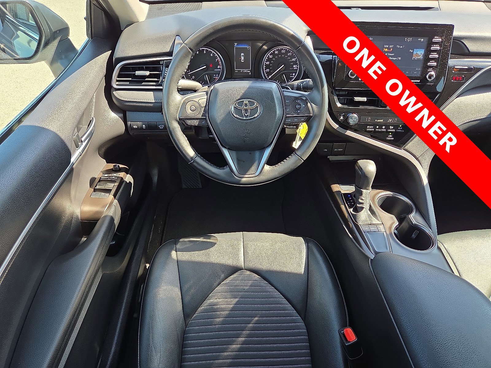 Used 2024 Toyota Camry SE image 11
