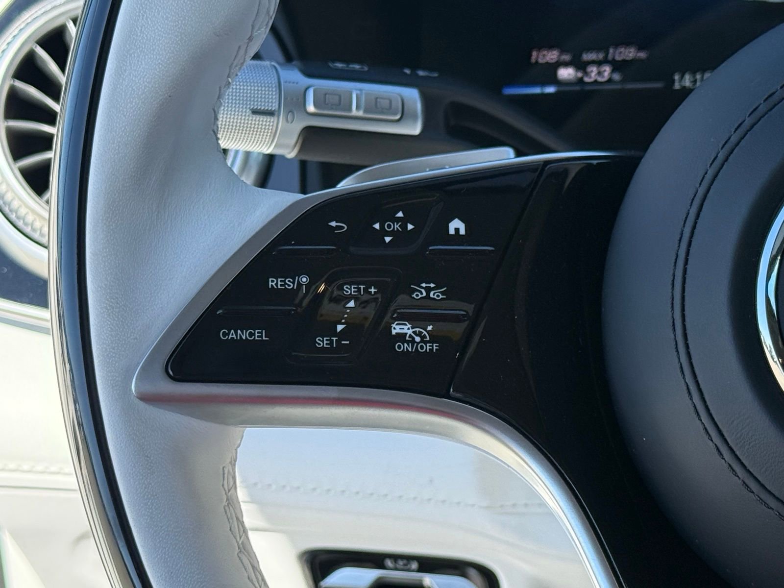 New 2025 Mercedes-Benz Maybach EQS 680 4MATIC image 21