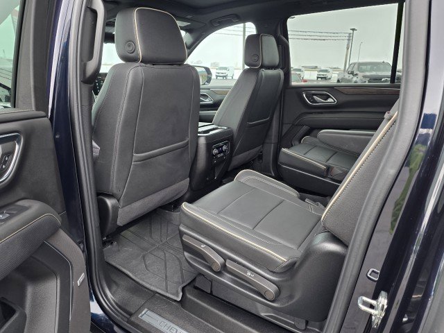 Used 2024 Chevrolet Suburban Premier w/ Premium Package AWD/4WD image 23