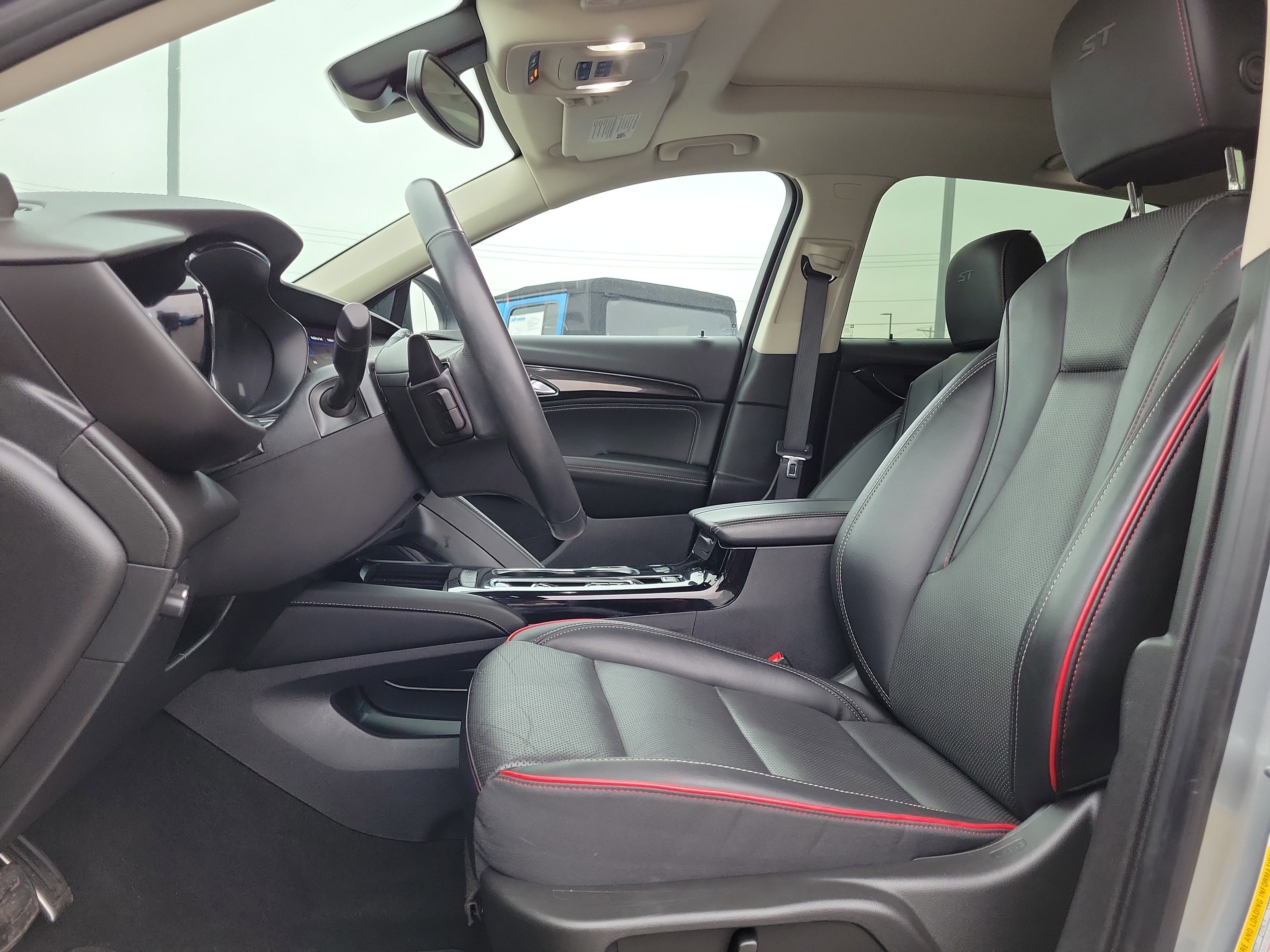 Used 2023 Buick Envision Essence w/ Sport Touring Package image 19