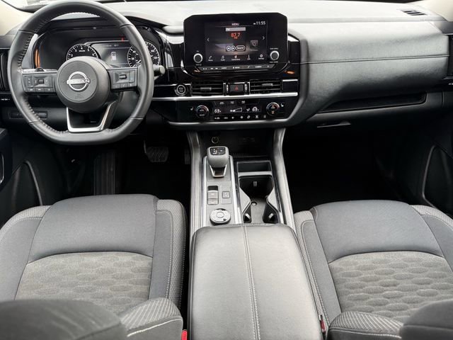 Used 2024 Nissan Pathfinder SV image 8