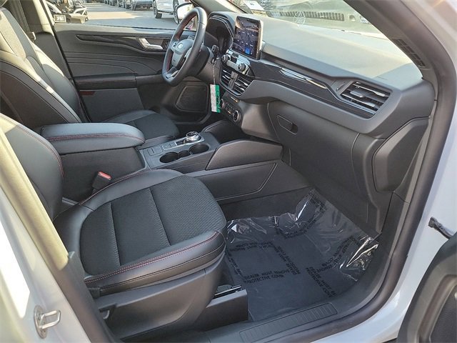 Used 2025 Ford Escape ST-Line w/ Equipment Group 301A image 14