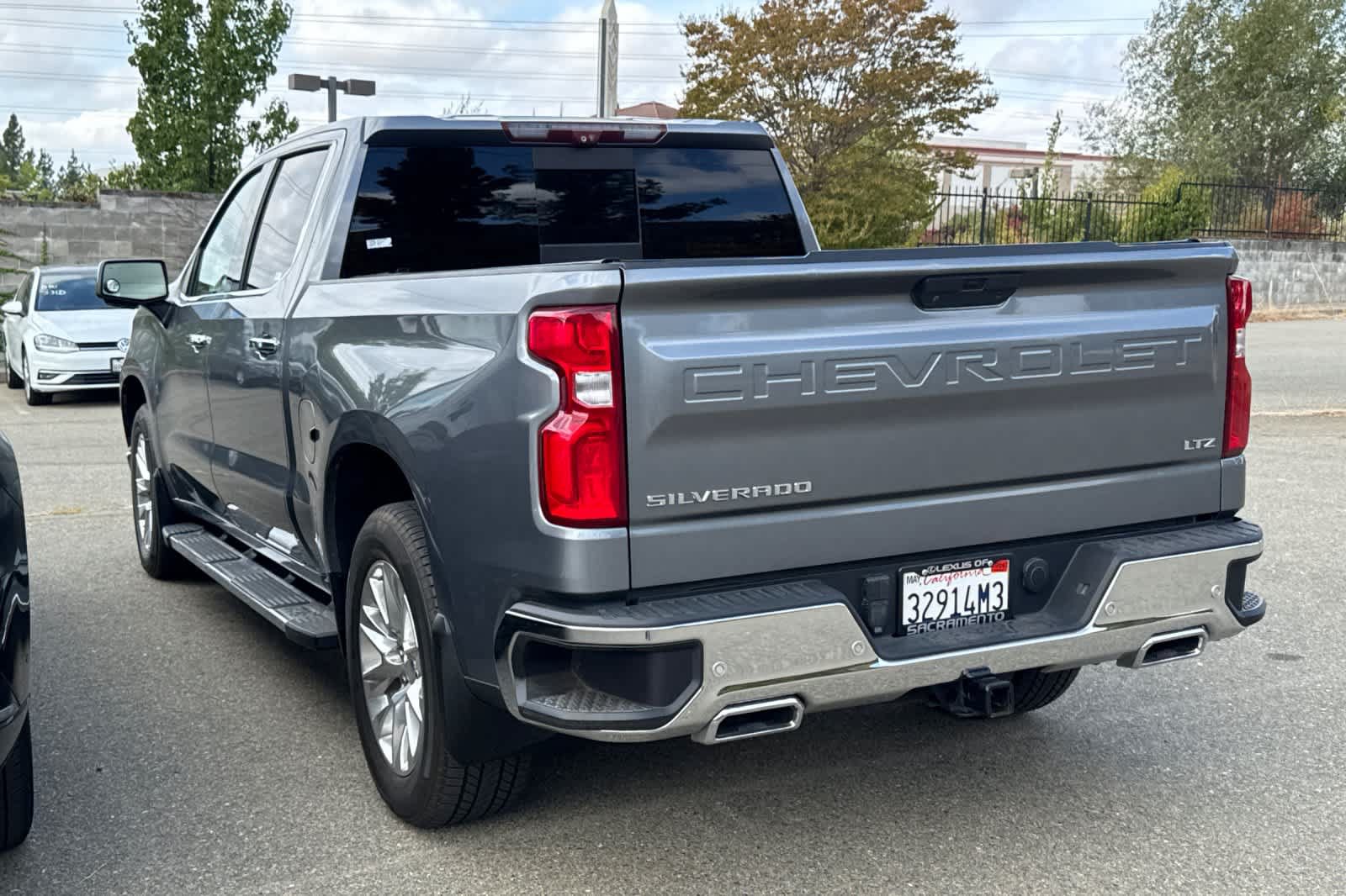 Used 2020 Chevrolet Silverado 1500 LTZ w/ LTZ Premium Package AWD/4WD image 4