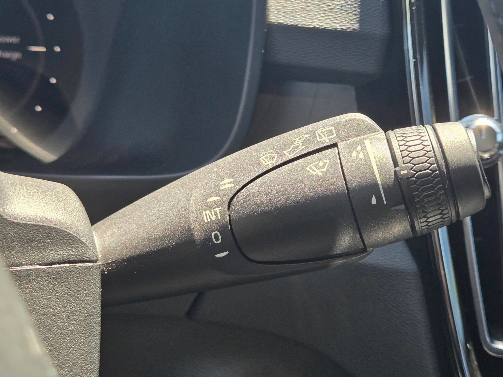 Certified 2023 Volvo XC40 Recharge Ultimate AWD/4WD image 28