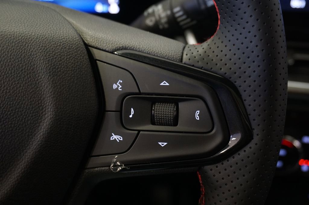 New 2026 Chevrolet Trax RS w/ Sunroof Package image 21