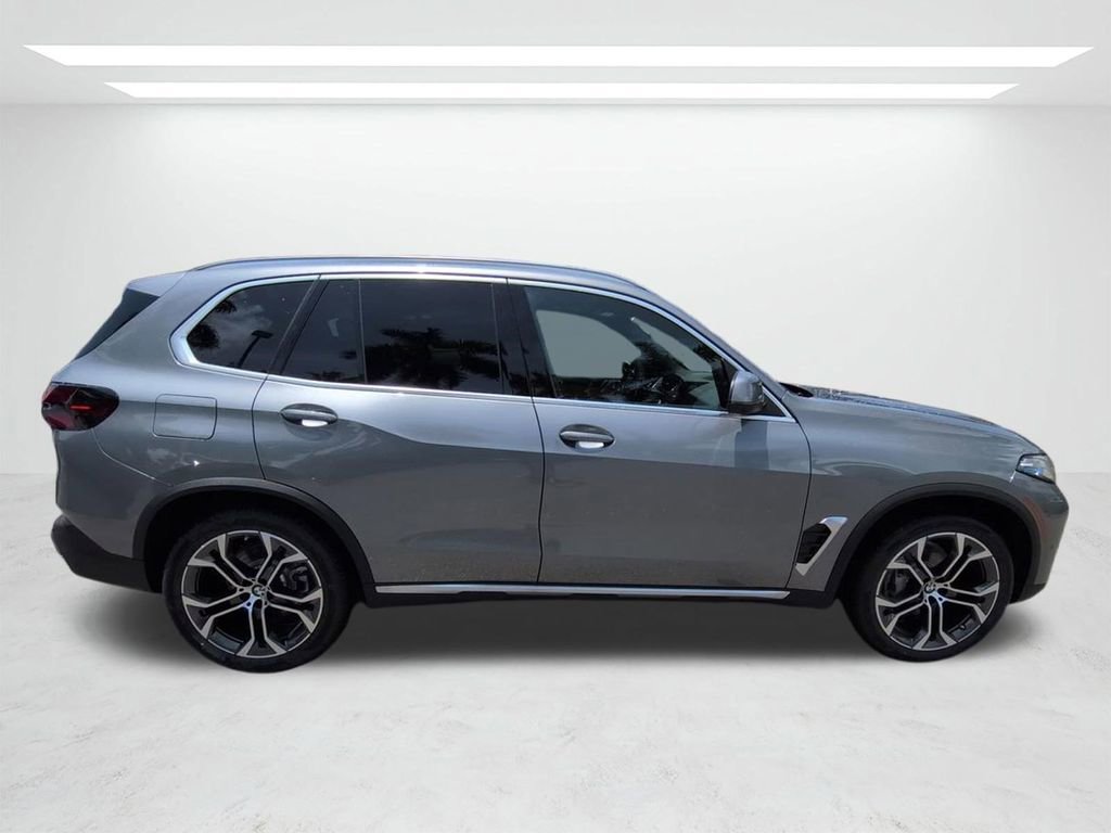 New 2026 BMW X5 xDrive40i w/ Premium Package AWD/4WD image 3