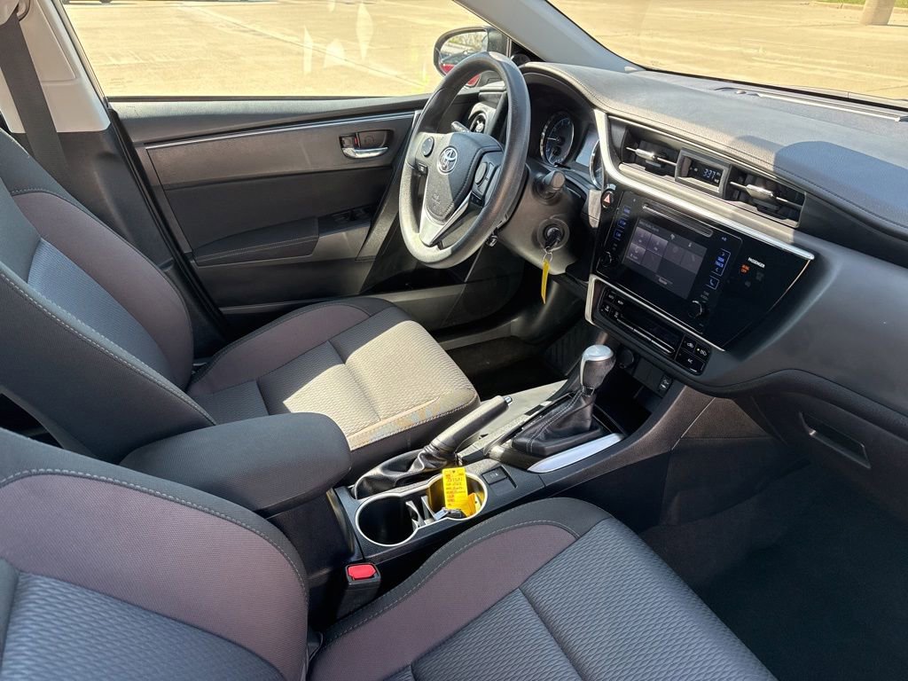 Used 2017 Toyota Corolla LE w/ Carpet Mat Package (TMS) FWD image 16