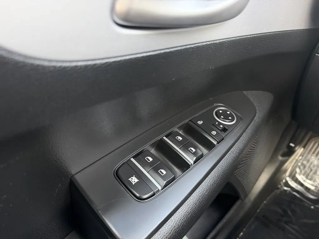 Used 2024 Kia Forte LX FWD image 9