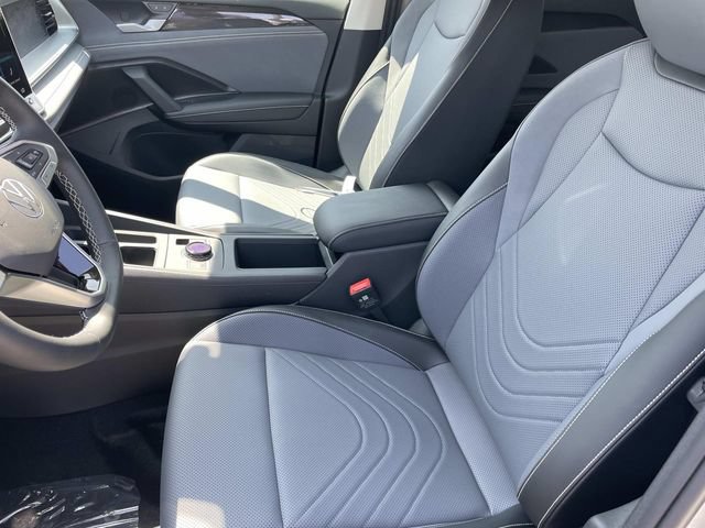 New 2026 Volkswagen Tiguan SE FWD image 20