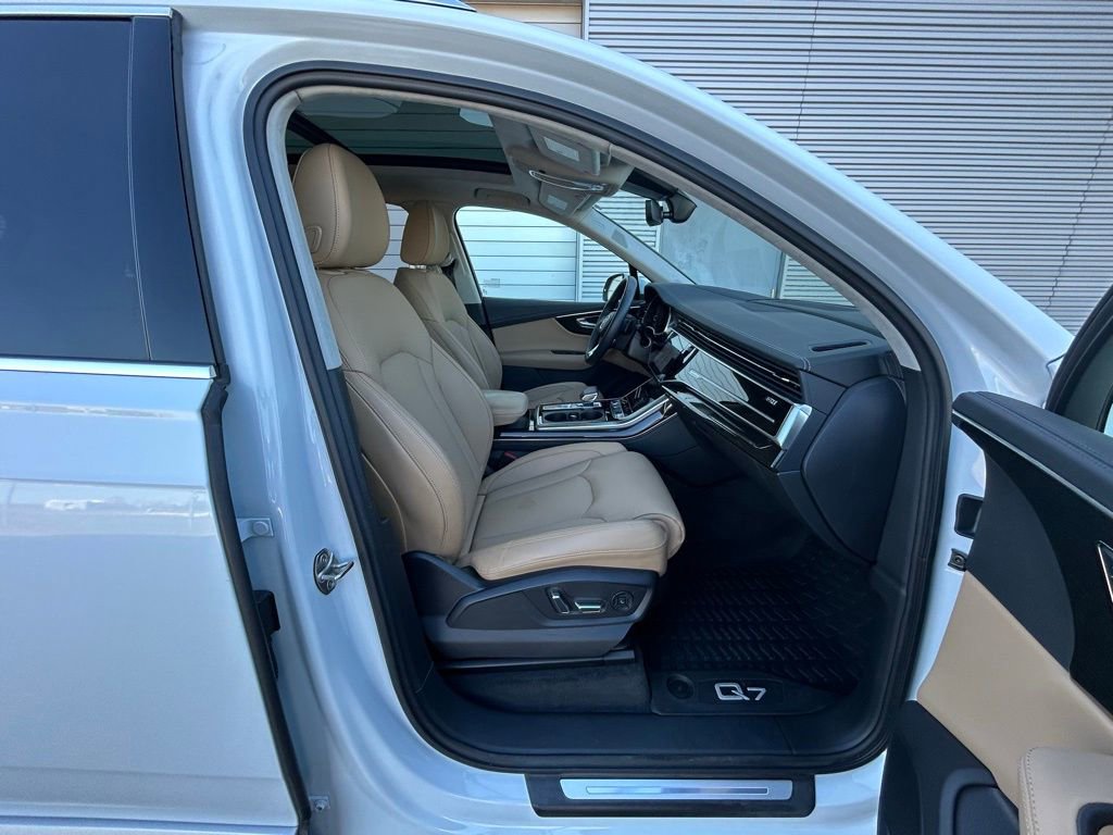 Used 2023 Audi Q7 3.0T Prestige image 46