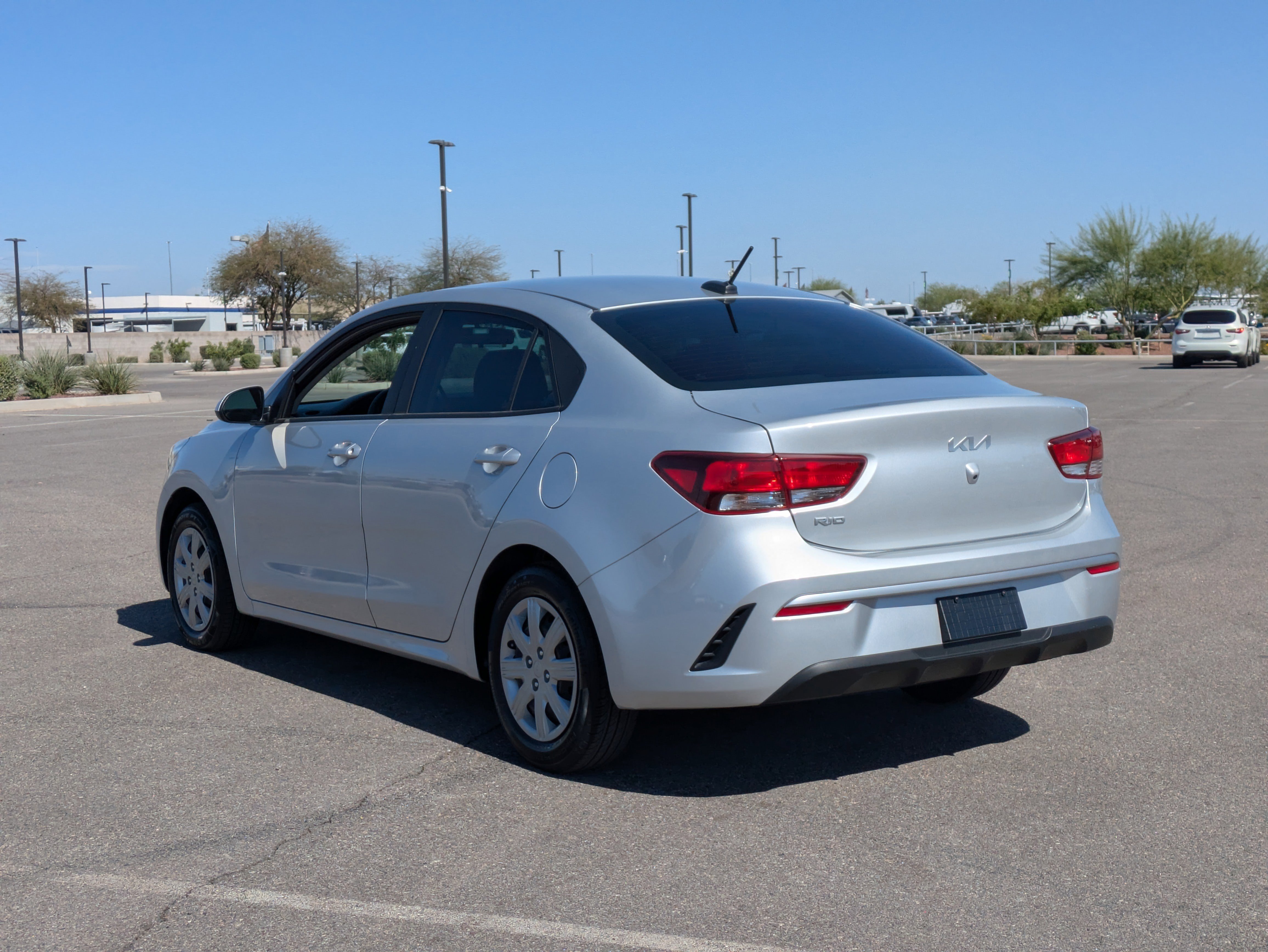 Used 2022 Kia Rio LX image 3