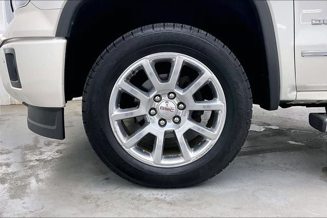 Used 2015 GMC Sierra 1500 Denali w/ Driver Alert Package AWD/4WD image 10