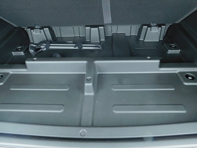 New 2026 Chevrolet Suburban High Country image 14