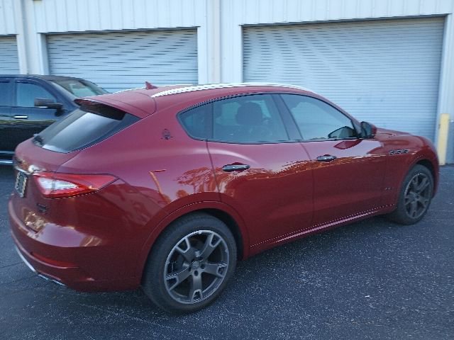 Used 2020 Maserati Levante GranLusso AWD/4WD image 5
