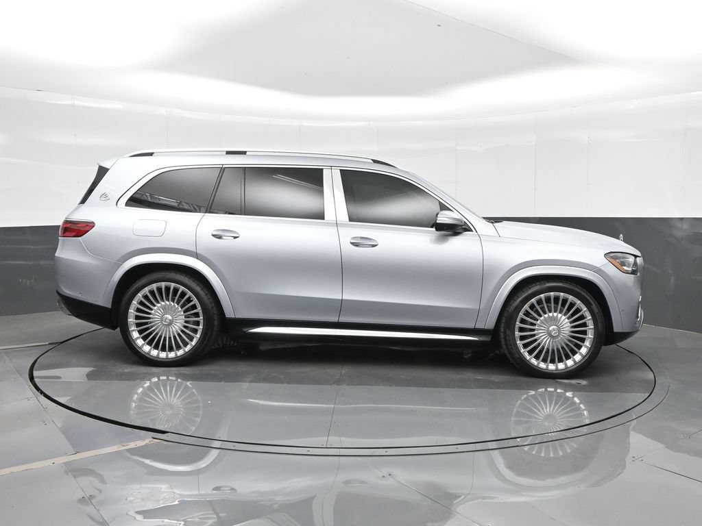Used 2025 Mercedes-Benz Maybach GLS 600 4MATIC image 10