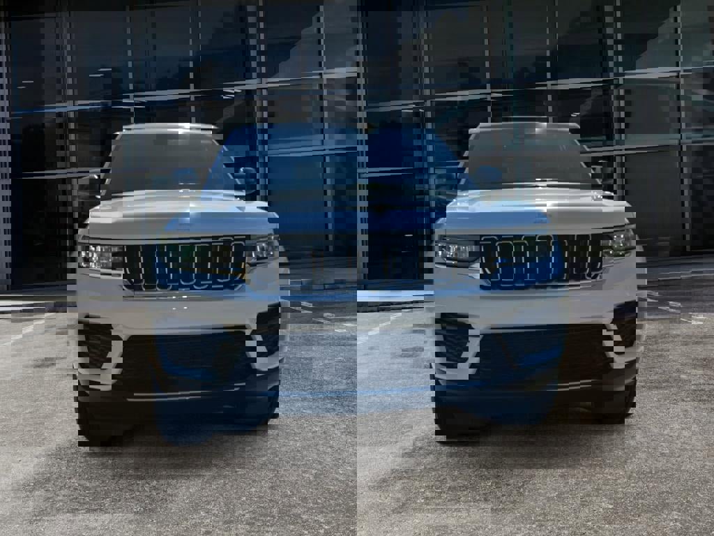 New 2025 Jeep Grand Cherokee Laredo X image 2