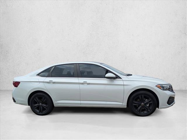 Used 2023 Volkswagen Jetta SE FWD image 4