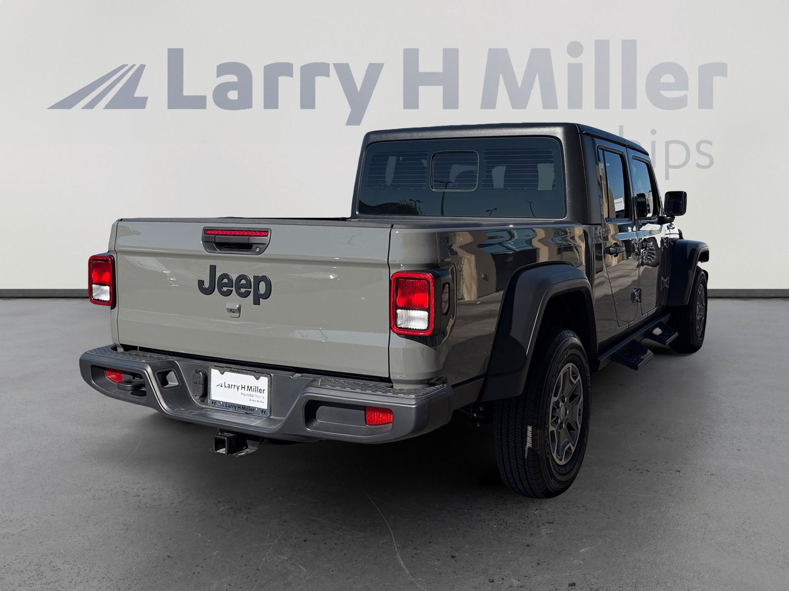 Used 2023 Jeep Gladiator Sport w/ Trailer Tow Package image 5