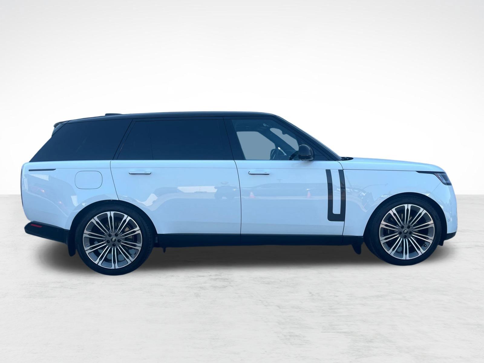 New 2025 Land Rover Range Rover Long Wheelbase SE image 8