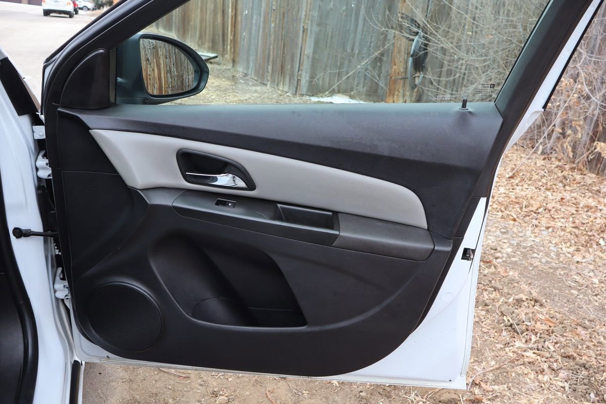 Used 2014 Chevrolet Cruze LS image 26