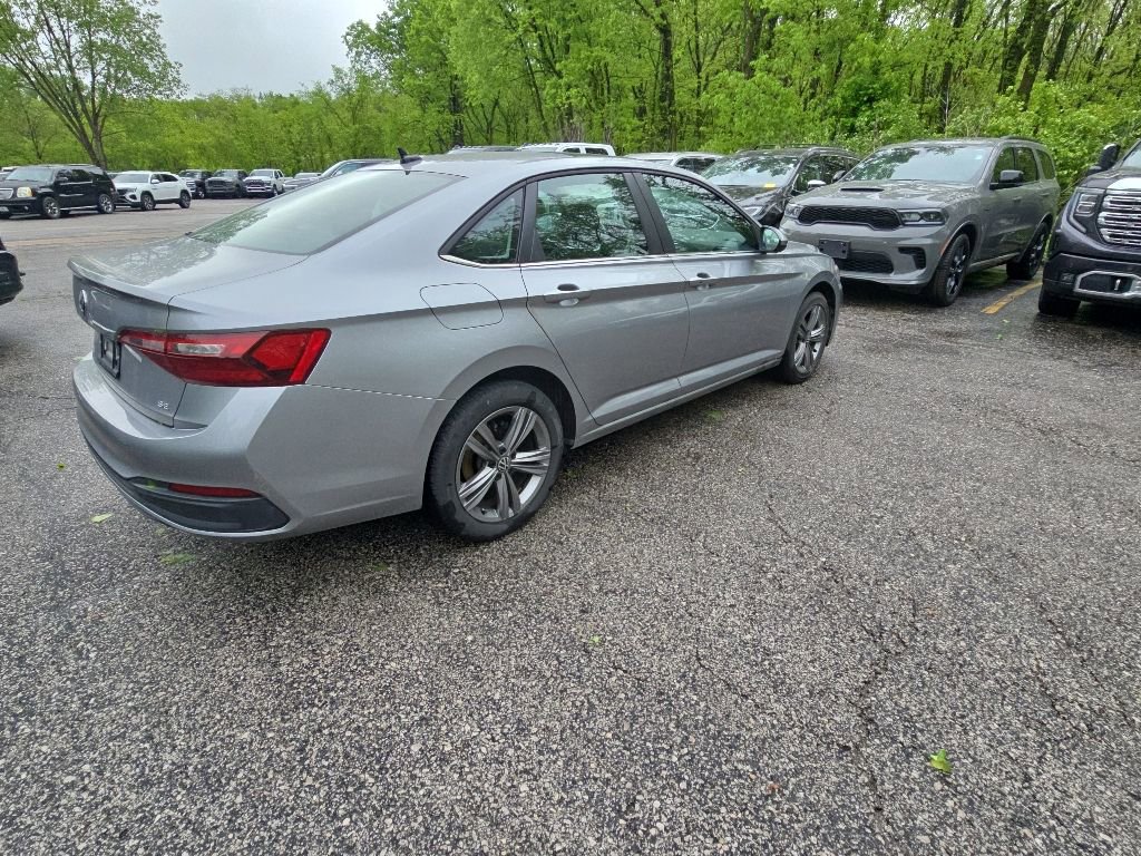 Used 2024 Volkswagen Jetta SE FWD image 8