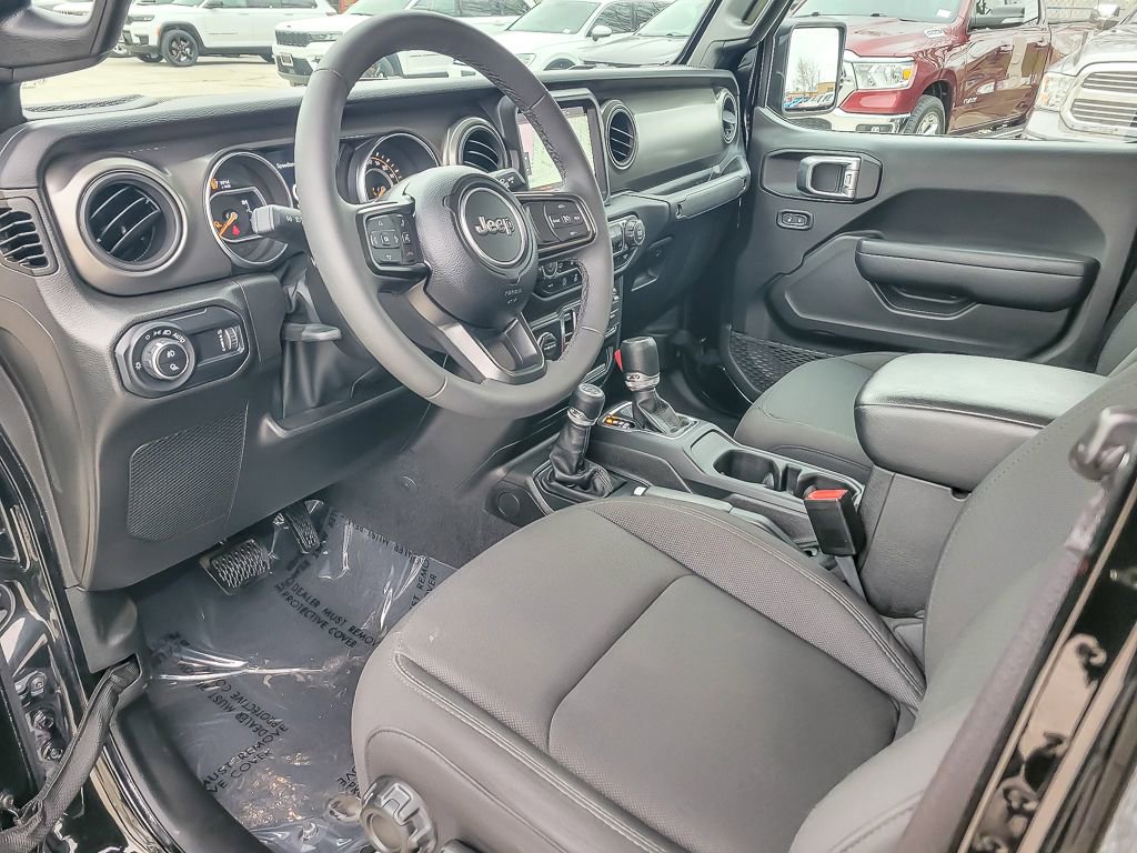 Used 2023 Jeep Gladiator Sport image 9