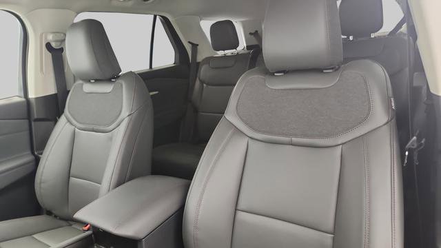 New 2025 Ford Explorer Active w/ Active Comfort Package image 9