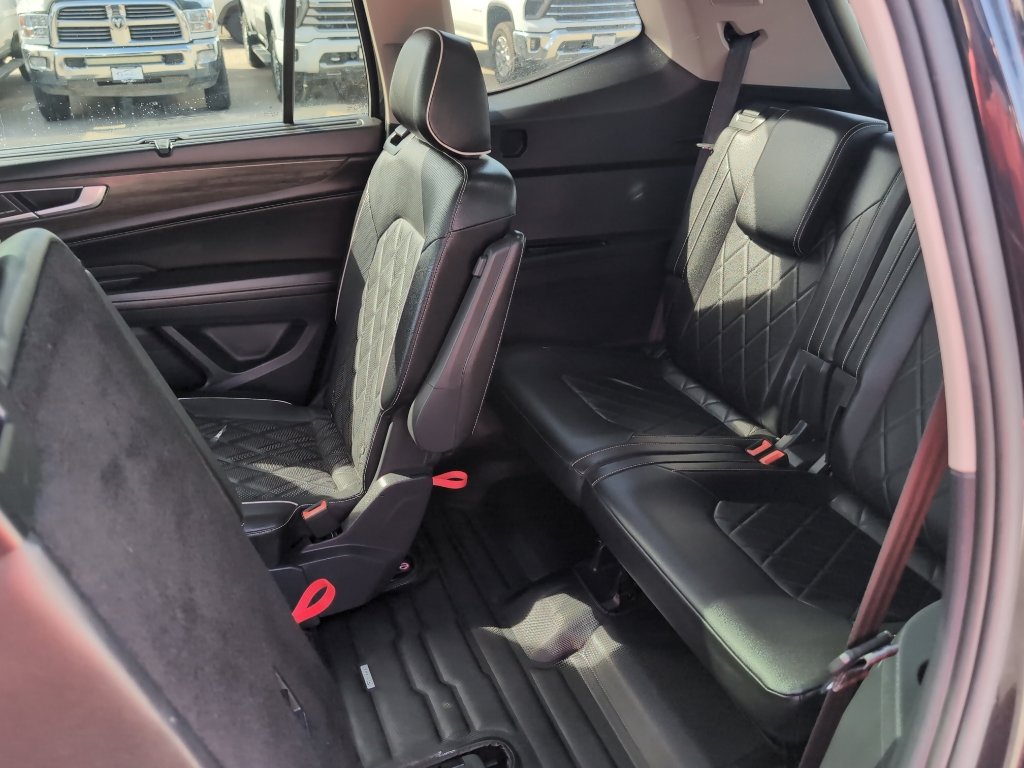 Used 2024 Volkswagen Atlas SEL Premium R-Line image 19