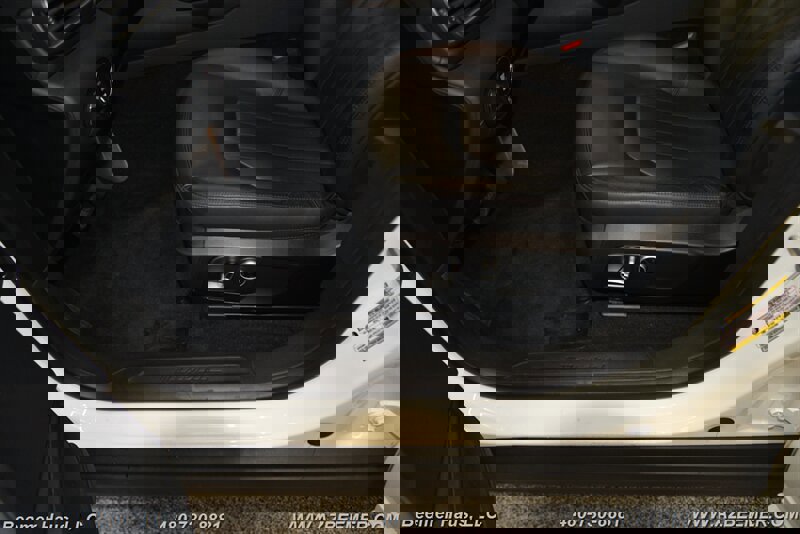 Used 2021 Maserati Levante image 12