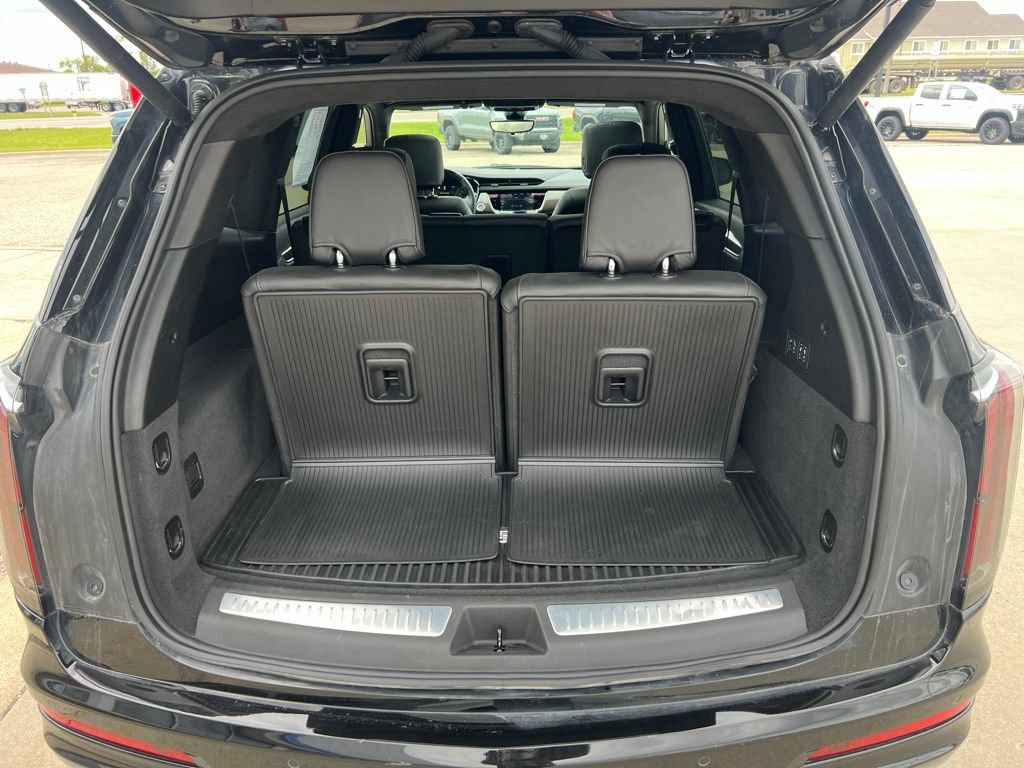 Used 2025 Cadillac XT6 Sport w/ Platinum Package AWD/4WD image 11