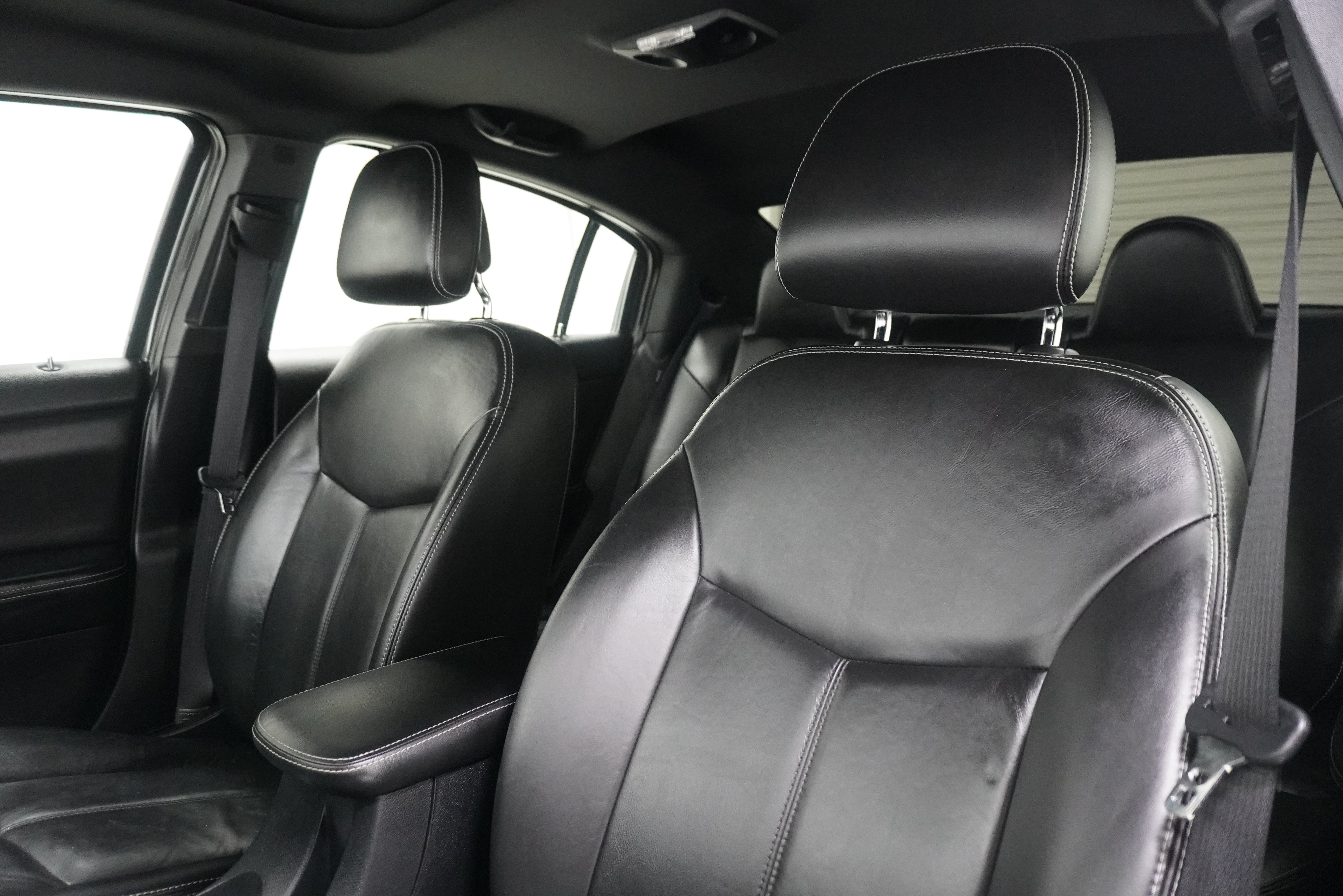 Used 2011 Chrysler 200 Limited FWD image 11