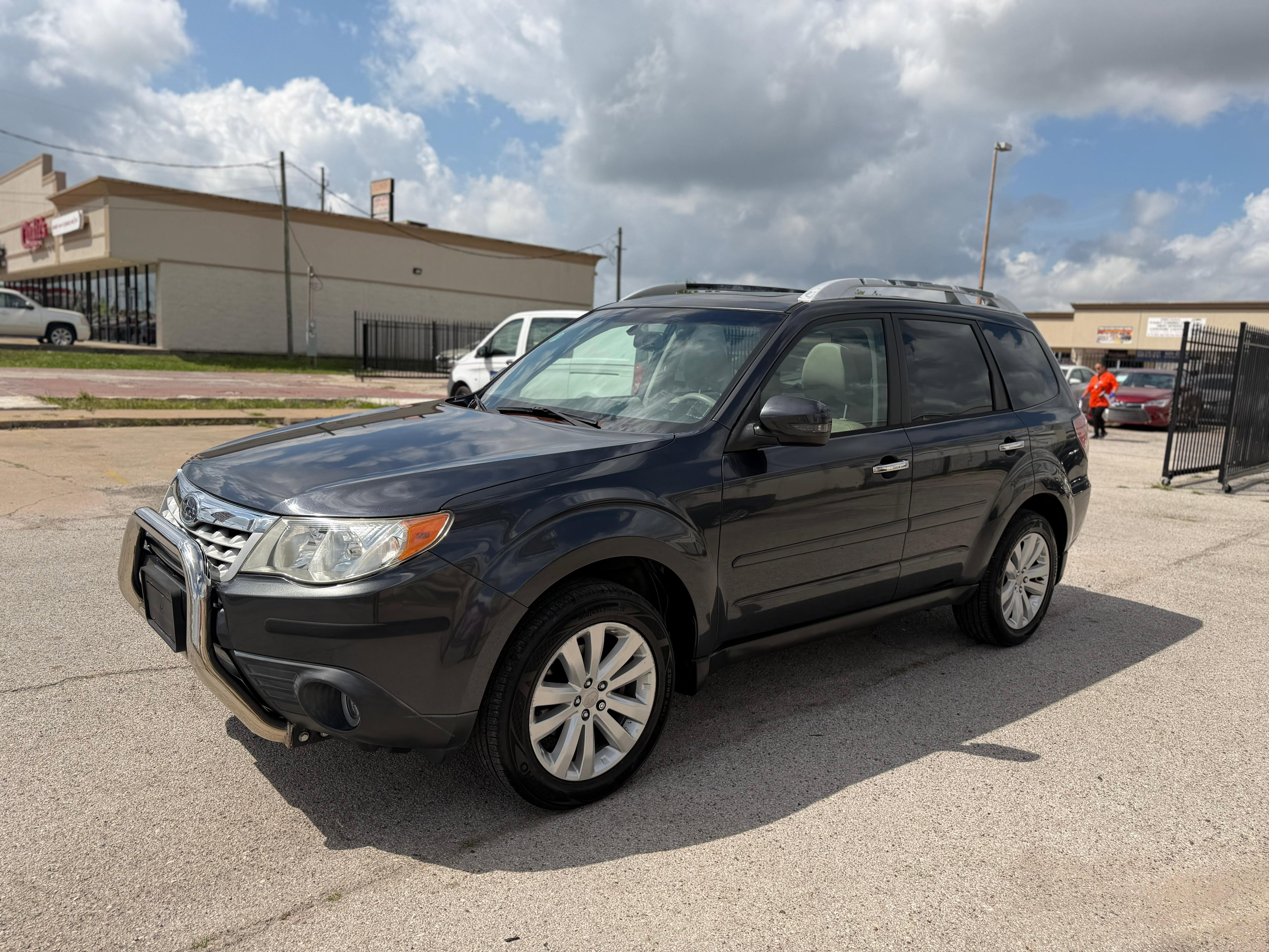 Used 2013 Subaru Forester 2.5X Touring AWD/4WD image 7