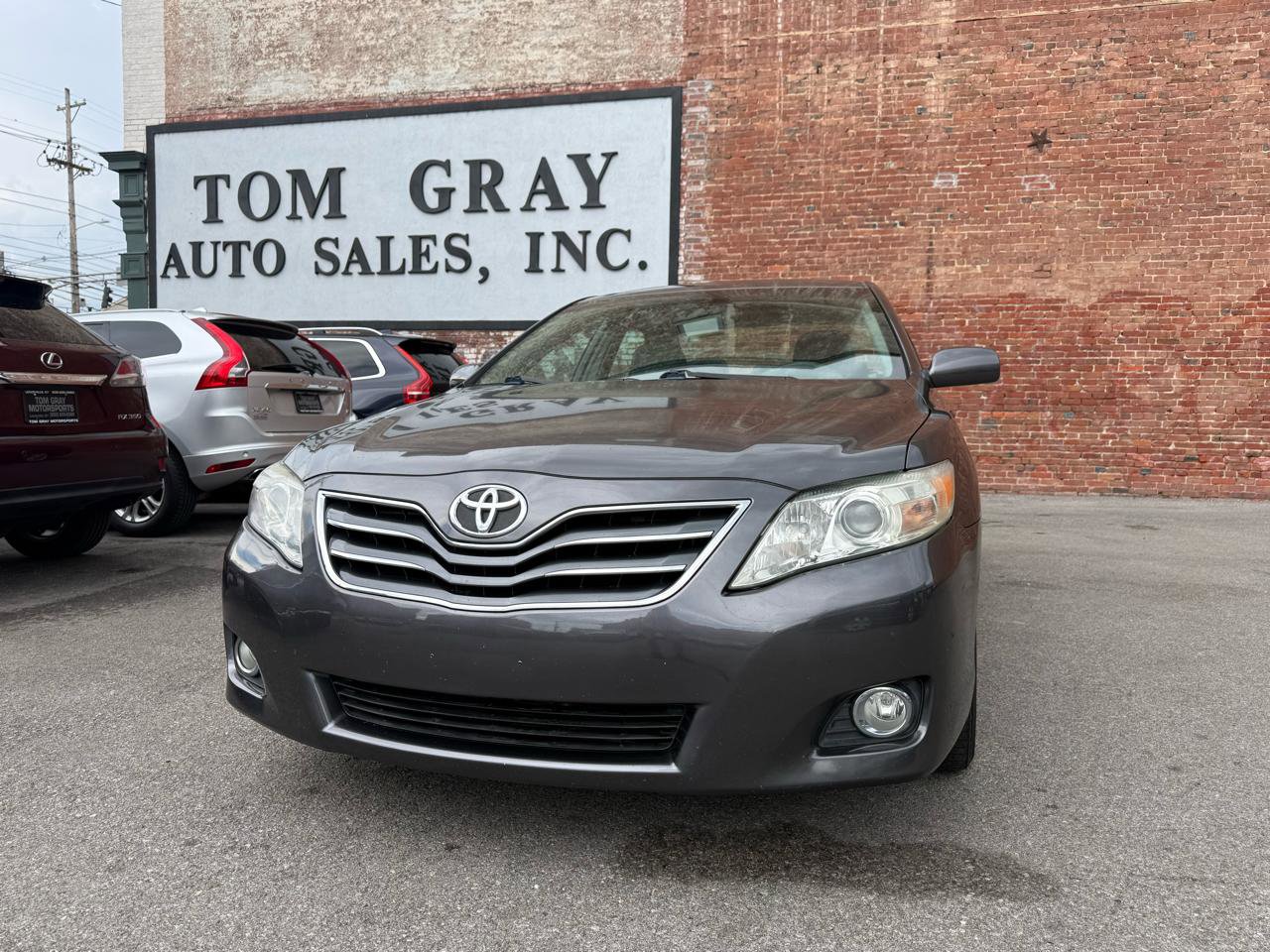 Used 2011 Toyota Camry XLE w/ XLE Extra-Value Pkg #2 image 1