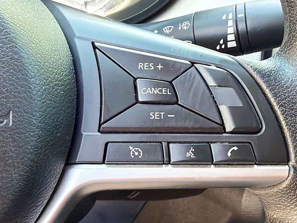 Used 2022 Nissan Versa SV image 16