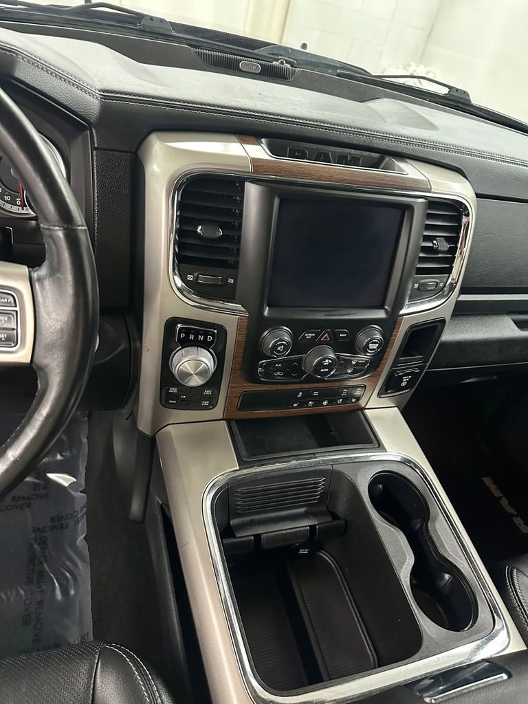 Used 2018 RAM 1500 Laramie w/ Convenience Group AWD/4WD image 16