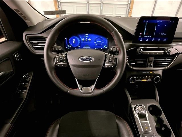 Certified 2022 Ford Escape SEL w/ SEL Stealth AWD Package image 5