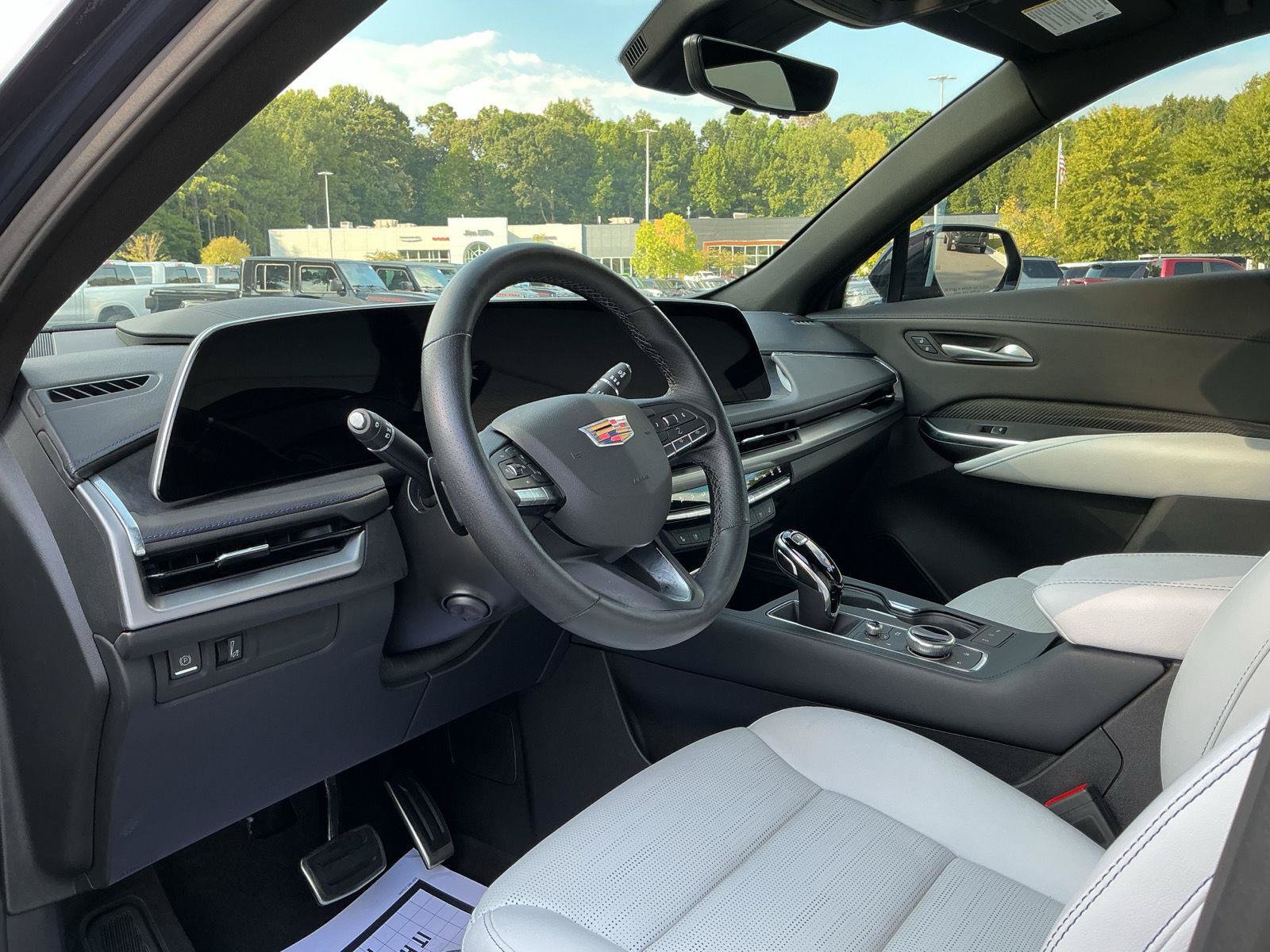 Used 2025 Cadillac XT4 Sport FWD image 16