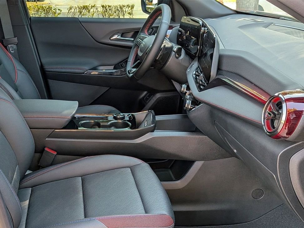 New 2026 Chevrolet Equinox RS w/ Convenience Package III FWD image 23