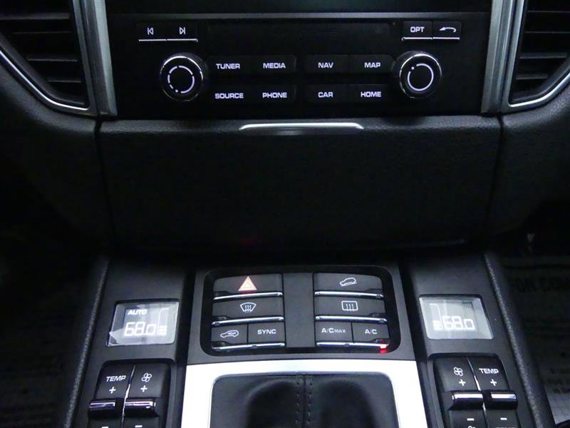 Used 2018 Porsche Macan Turbo image 15